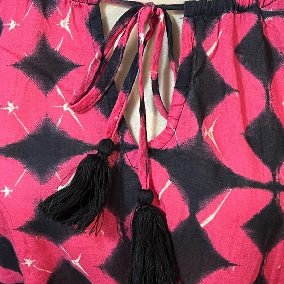 Sundance Pink and Black Geometric Long Sleeve Blouse - Picture 2 of 6